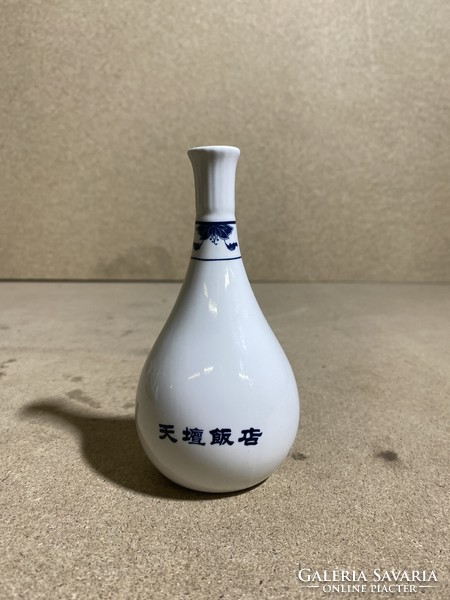 Taiwani porcelán szakés kiöntő, 6 x 14 cm-es. 2232
