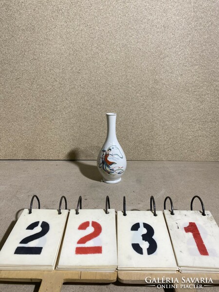 Hong mei vintage porcelain Chinese vase, 24 x 10 cm. 2231