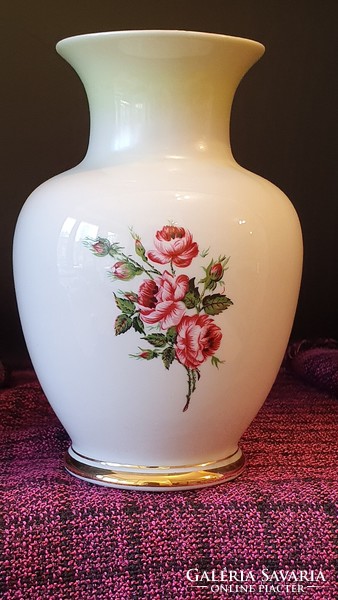 Old Hólloháza porcelain vase. 15 cm high.