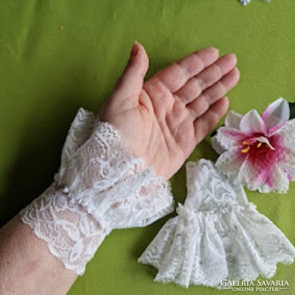 Wedding kty37- ecru lace handcuffs, cuffs, bridal gloves