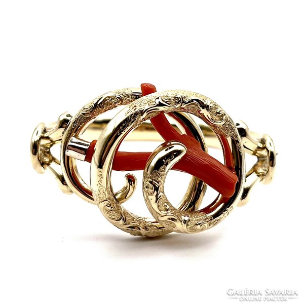 4513. Biedermeier gold bracelet with coral