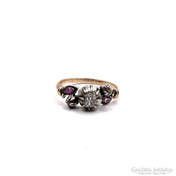 4758. Antique gold ring with diamonds and rubies