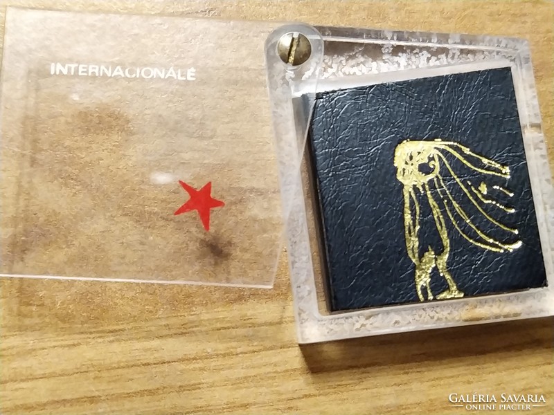 International - micro book (miniature) 
