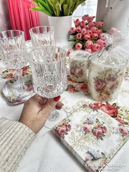 A beautiful table decoration set with a rose pattern