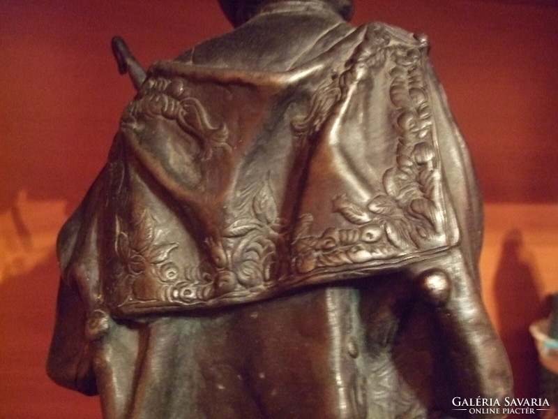 Holló Barnabás Kis furulyám szomorúfűz ága bronzírózott  fém szobor