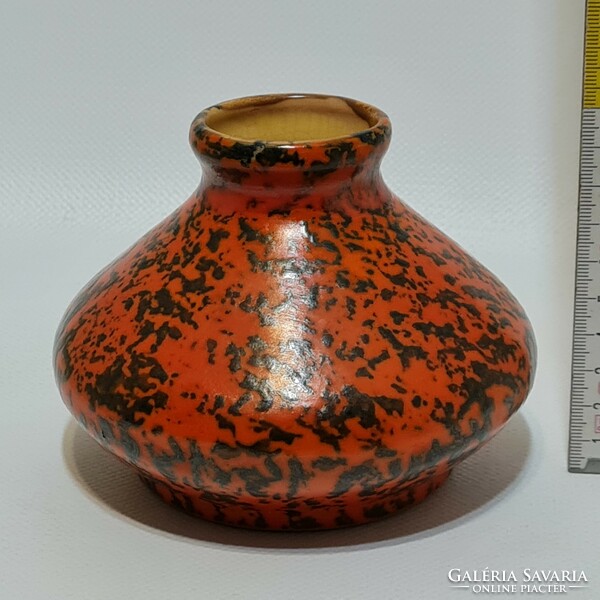 Tófej, fekete, narancssárga mázas, kis kúp kerámia váza (2931)