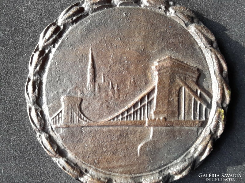 Budapest bronze commemorative coins are sold together or separately
