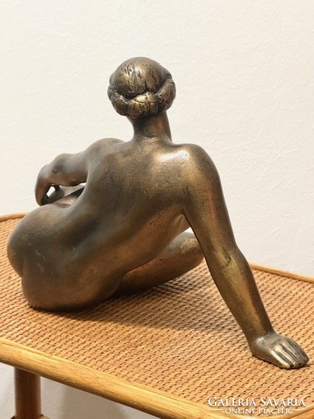 Pál Mihály female nude statue