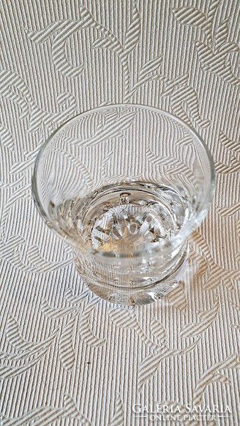 1 pcs. Schnapps, brandy glass with a thick base. To compensate. 6.6 cm. High. 4.8 cm above. Diameter.