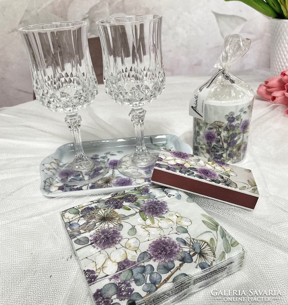 Meseszép lila virágmintás asztali dekorációs készlet