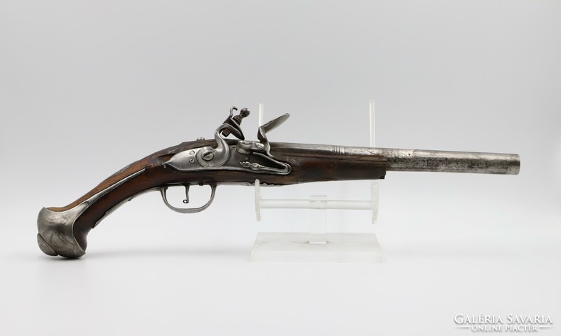 18. századi kovás lakatszerkezetű pisztoly