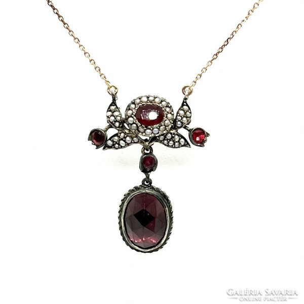 4726. Antique blue necklace with garnets and pearls