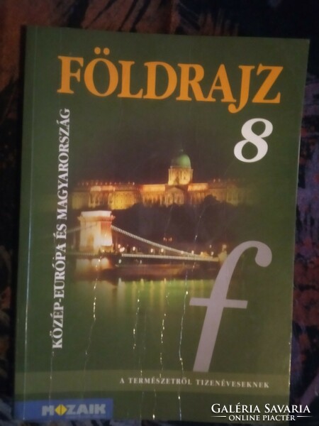 Földrajz könyv  2004  !! Szegedi kiadású !