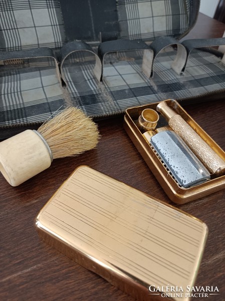 Retro travel razor set in case Polish