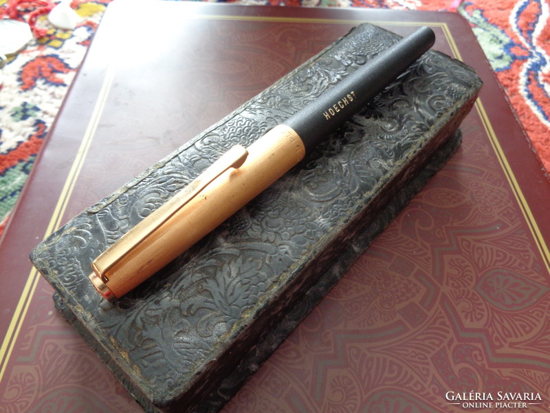 Hoechst diplomat pen with gold tip