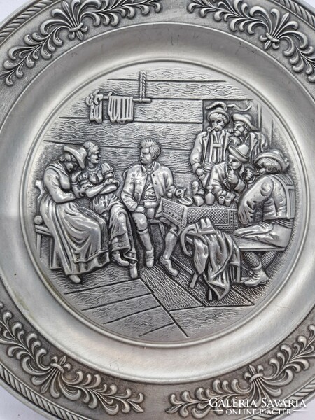 Pewter plate with a diameter of 25 cm