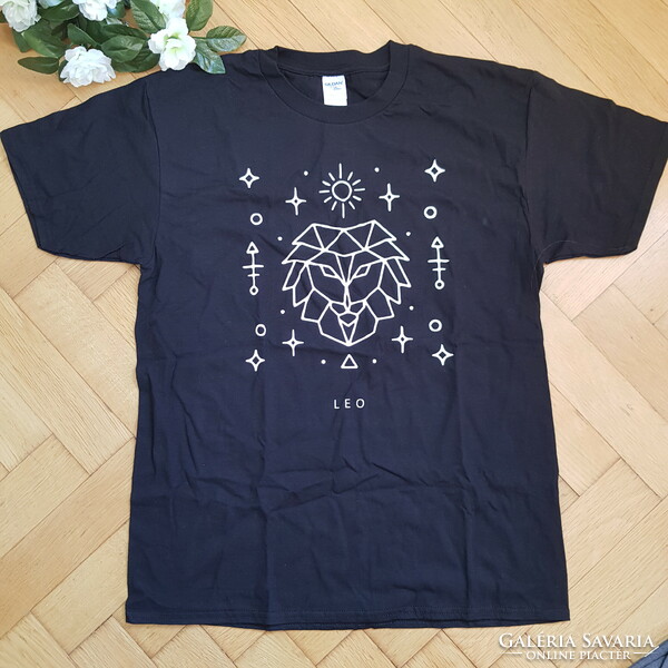 New, L, short-sleeved t-shirt with a lion pattern on a black background, horoscope
