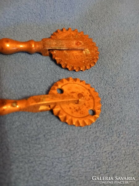 2 pcs of antique double-sided copper derelye cutter