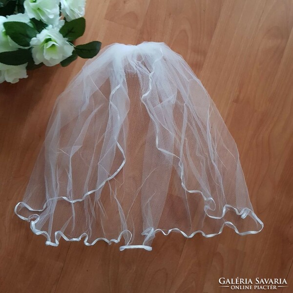 Fty15 - 1 layer, wavy satin edge, ecru mini bridal veil 30x100cm