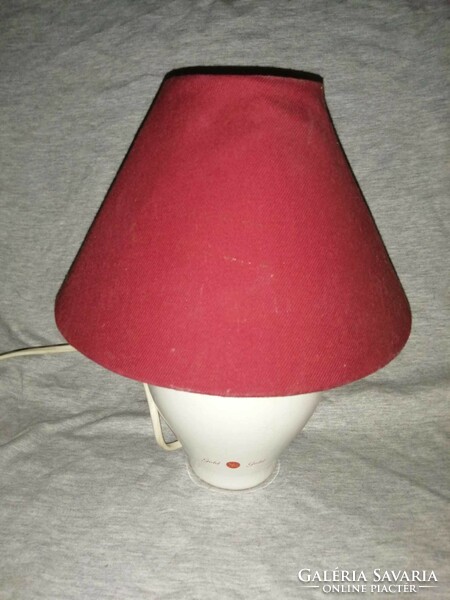 Table lamp with burgundy shade, 25 cm high