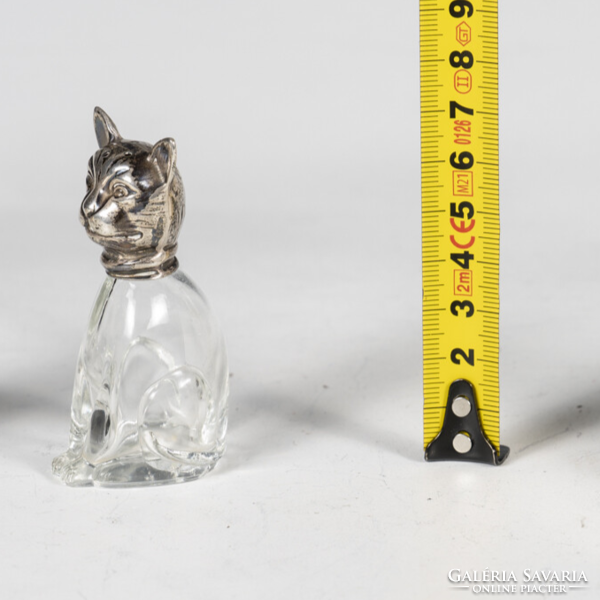 Silver cat-shaped salt and pepper shaker