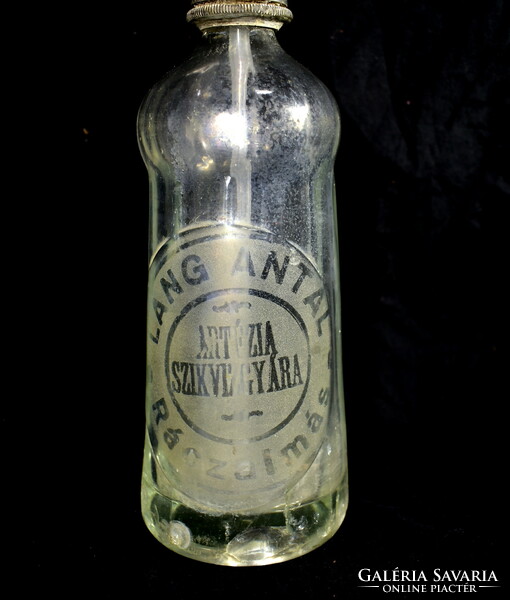 1940 Soda bottle with lattice skirt style
