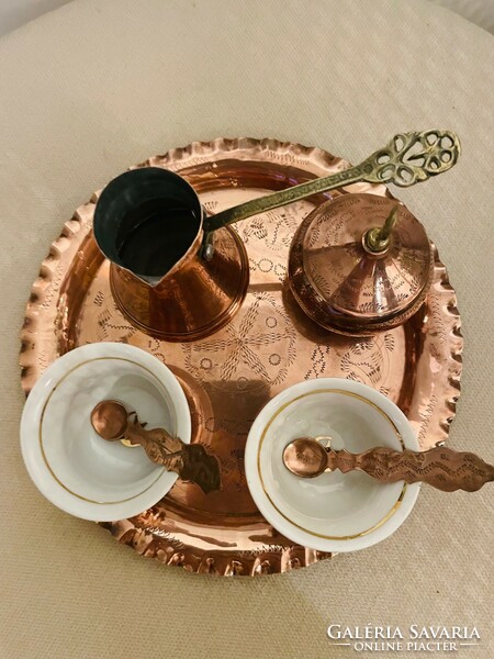 Dekoratív, török 2 személyes vörösréz porcelánbetétes kávéskészlet tálcával