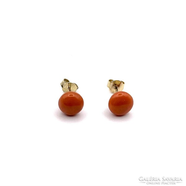4553. Stud earrings with coral