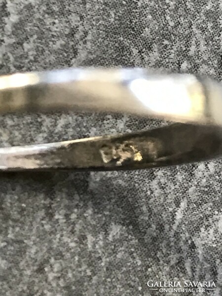Ezüst gyűrű turmalin színű csiszolt kővel, 7,5 méret