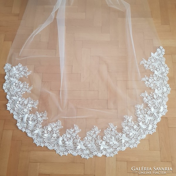 Fty123 - 1 layer, 3d floral, lace edge white, 3 meter bridal veil