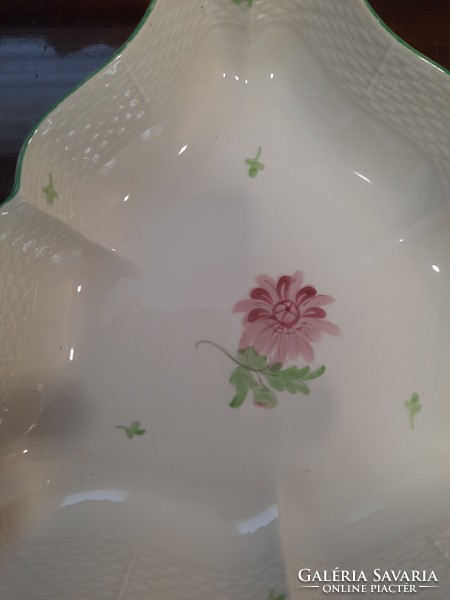Herendi virágmintás porcelán háromszög alakú kínáló tál