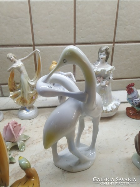 Porcelán figurális szobor gyüjtemény eladó! 60-65 db egyben eladó!