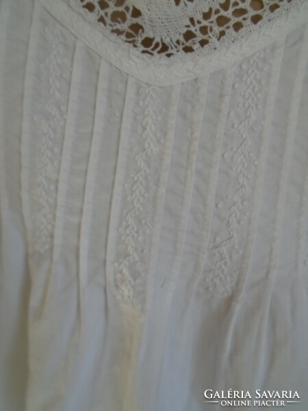 Handmade vert lace antique turn-of-the-century dress, nightgown.