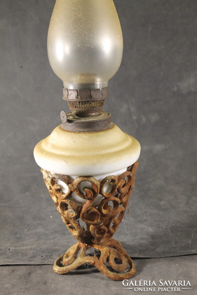 Antik öntöttvas aljú petróleum lámpa 610