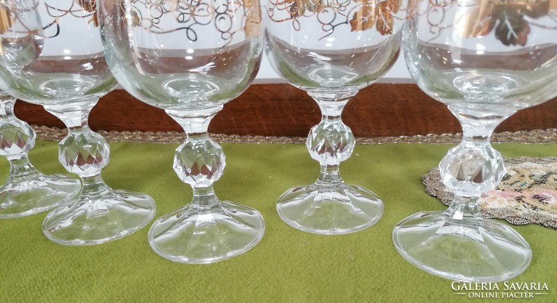Üveg boros pohár garnitúra, arany színű szőlő és levél mintával