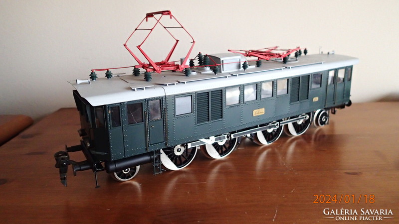 Máv v40.015 Track number o scale (1:43) deák model - working model made by félixbhan