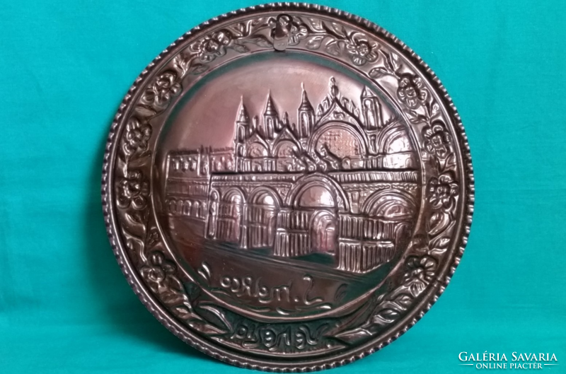 Showy wall decoration - copper imitation pressed metal tray - souvenir decoration with the inscription Venice