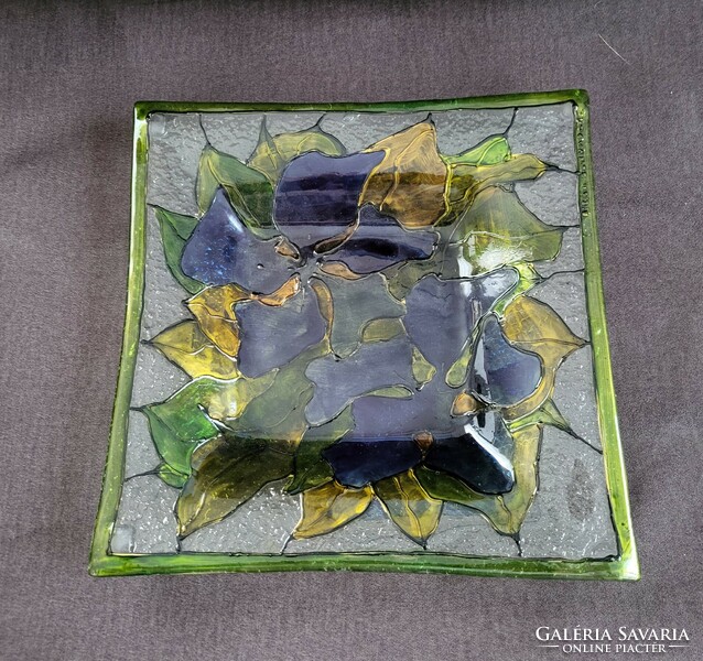 Árki Bernadett iparművész által jelzett üvegtál, kínáló