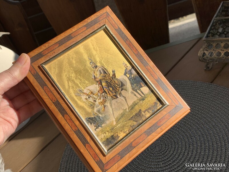 Wooden box with a picture of leader Árpád, which is part of the Feszty panorama, wooden box with print