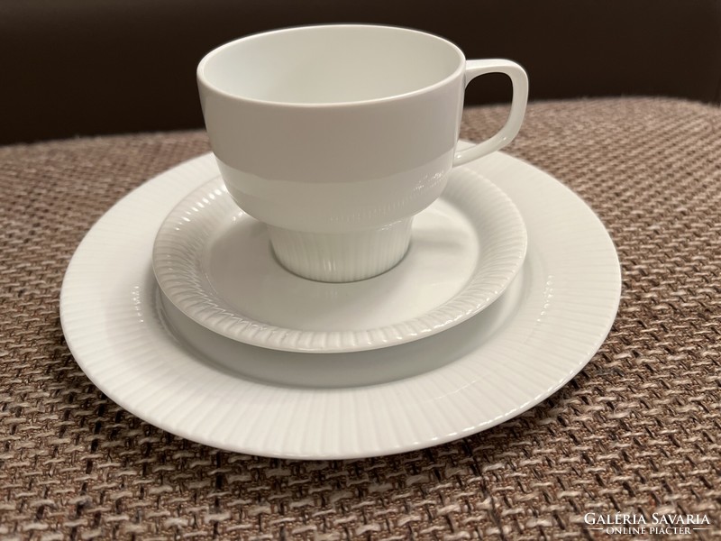 Showcase condition, snow-white Rosenthal coffee/tea set with base and dessert/breakfast plate.