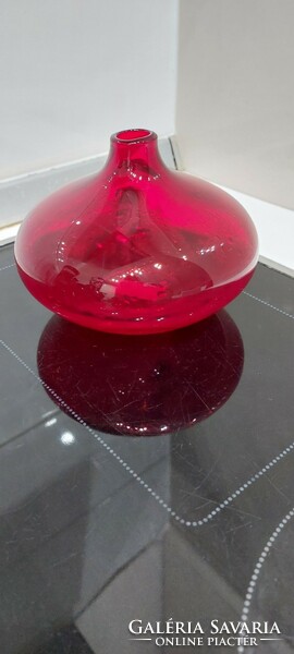 Burgundy glass ornament vase