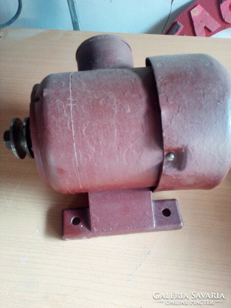 2 Old imi electric motors.