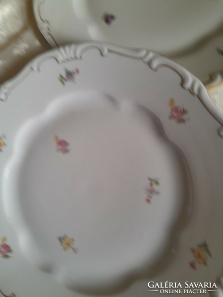 Zsolnay apró virágos  tányér  párban