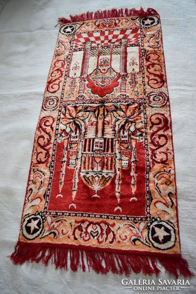 Török dzsámi mintás falvédő szőnyeg , falikárpit , falidísz , selyemmokett 111 x 53 cm + rojt