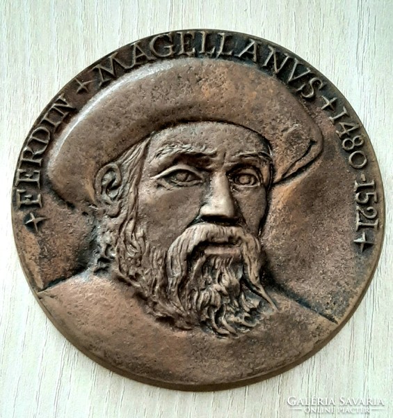 Ferdin Magellanvs 1480 - 1521  Bronz kétoldalas emlék plakett  9,7 cm saját dobozában