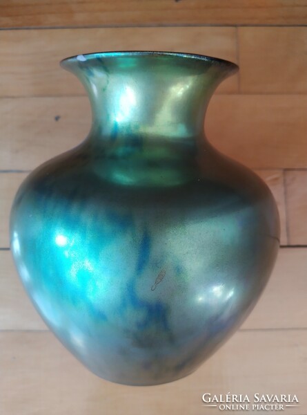 2 db Antik Zsolnay váza pajzspecsétes jelzéssel, csorba