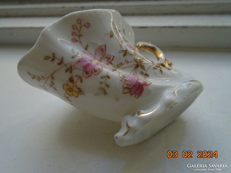 Antik RITKA klasszicista  hullámos bőség szarú formájú kávés csésze kézzel festett virág mintával