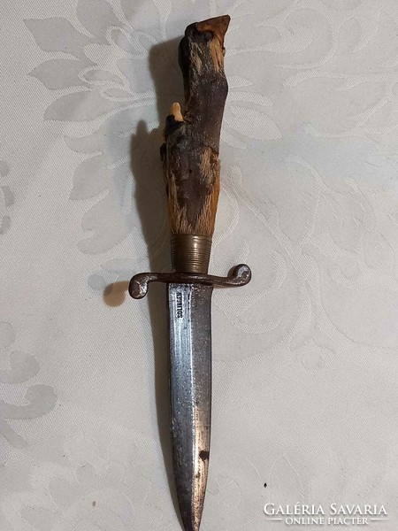 Antique hunting knife with doe foot handle and soling blade