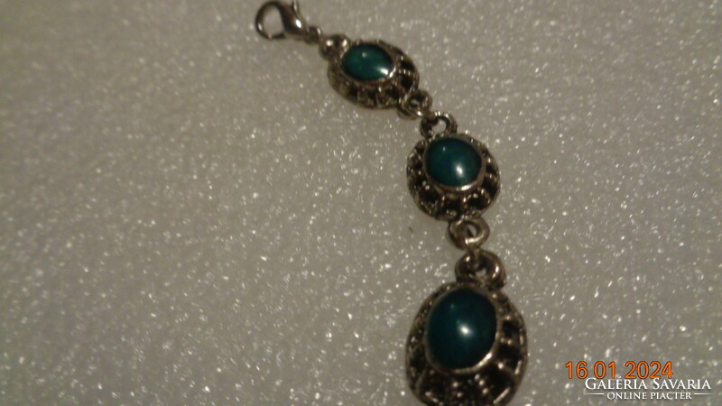 Bracelet with green stones, approx. 20 cm