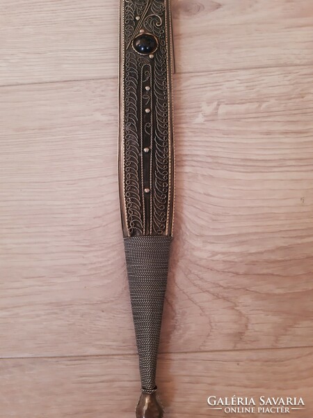 A beautiful, well-crafted Far Eastern dagger, kinjsal